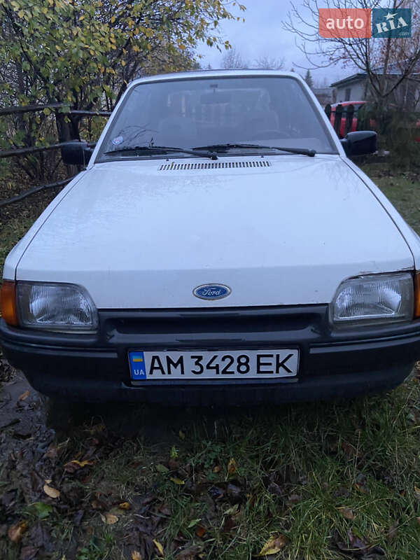 Хетчбек Ford Escort 1987 в Житомирі