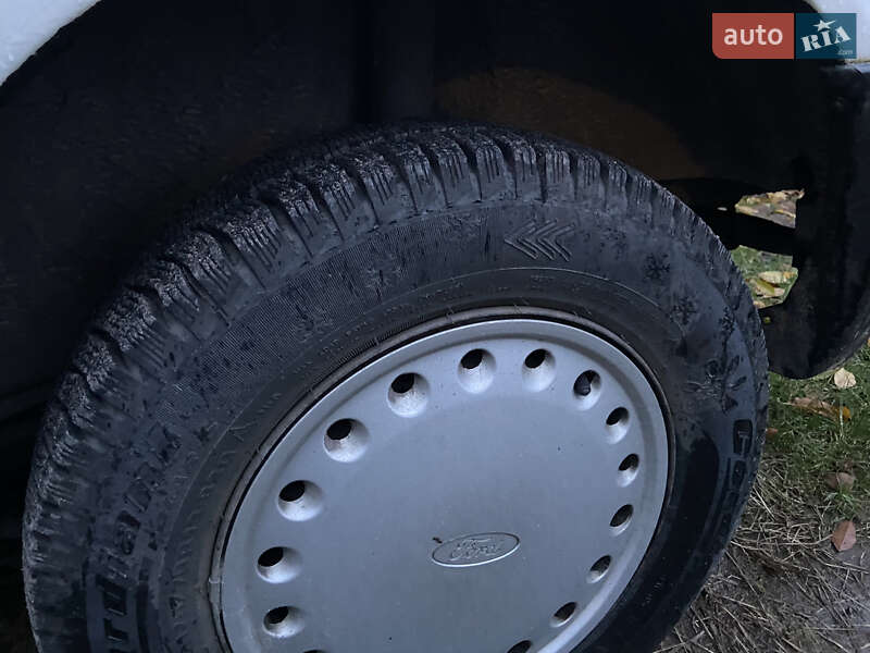 Хетчбек Ford Escort 1987 в Житомирі