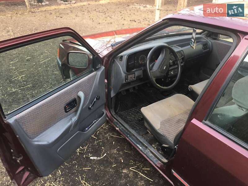 Хэтчбек Ford Escort 1989 в Новомосковске