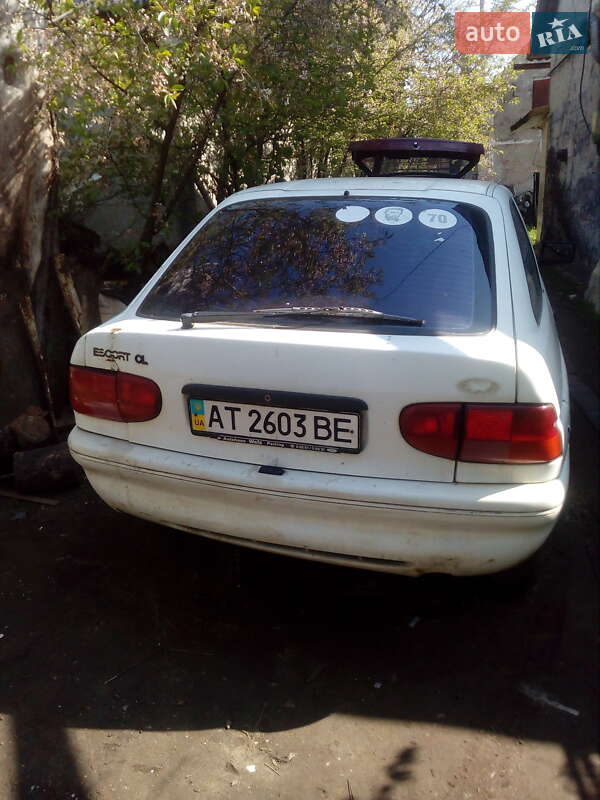 Хэтчбек Ford Escort 1994 в Городке фото 3 Хэтчбек Ford Escort 1994 в Городке