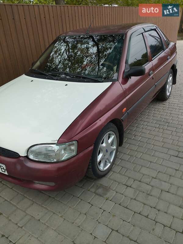 Хэтчбек Ford Escort 1998 в Измаиле