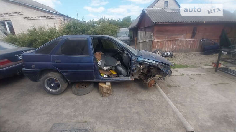 Хэтчбек Ford Escort 1995 в Луцке