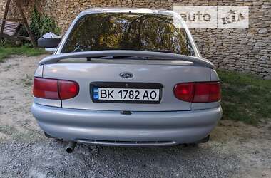 Хэтчбек Ford Escort 1997 в Ровно