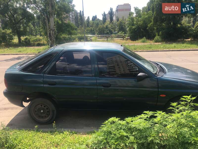 Хетчбек Ford Escort 1997 в Києві