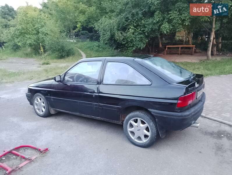 Хэтчбек Ford Escort 1992 в Тернополе