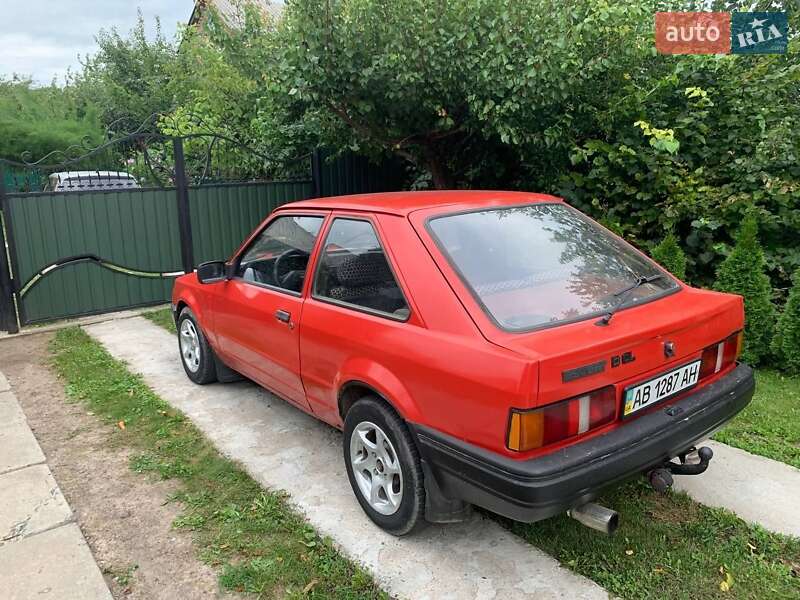 Хэтчбек Ford Escort 1987 в Хмельнике
