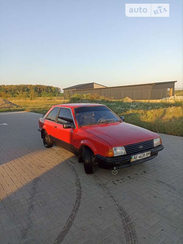 Хетчбек Ford Escort 1981 в Тячеві