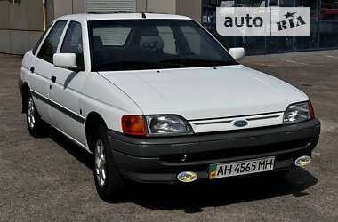 Хетчбек Ford Escort 1992 в Дніпрі