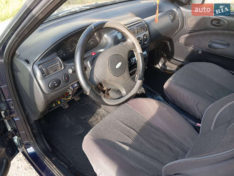 Седан Ford Escort 1997 в Болехове