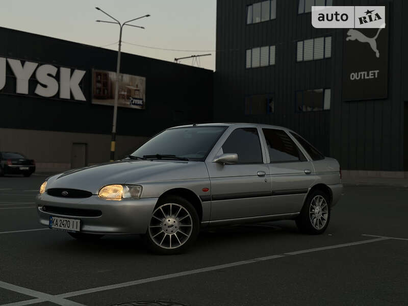 Хэтчбек Ford Escort 1997 в Киеве