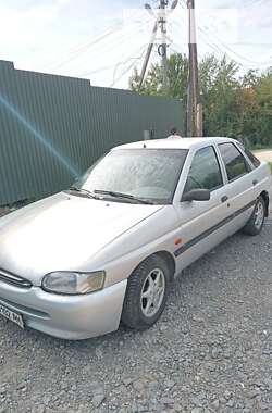 Хэтчбек Ford Escort 1996 в Воловце