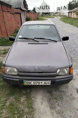 Хетчбек Ford Escort 1988 в Рівному