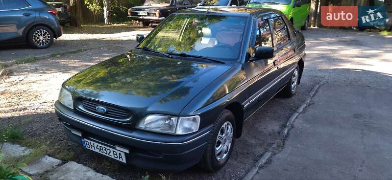 Хэтчбек Ford Escort 1993 в Одессе