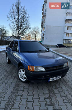 Хетчбек Ford Escort 1990 в Звягелі