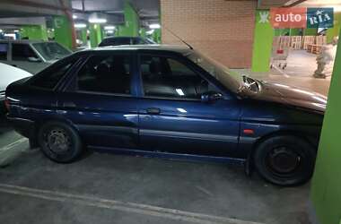 Хэтчбек Ford Escort 1999 в Львове