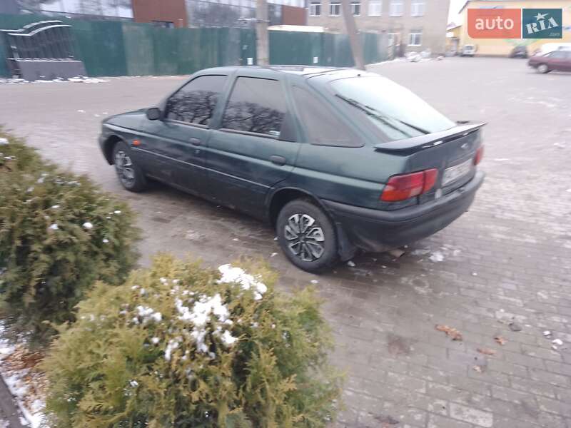Хетчбек Ford Escort 1995 в Луцьку