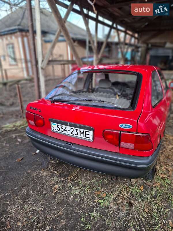 Хэтчбек Ford Escort 1992 в Золотоноше