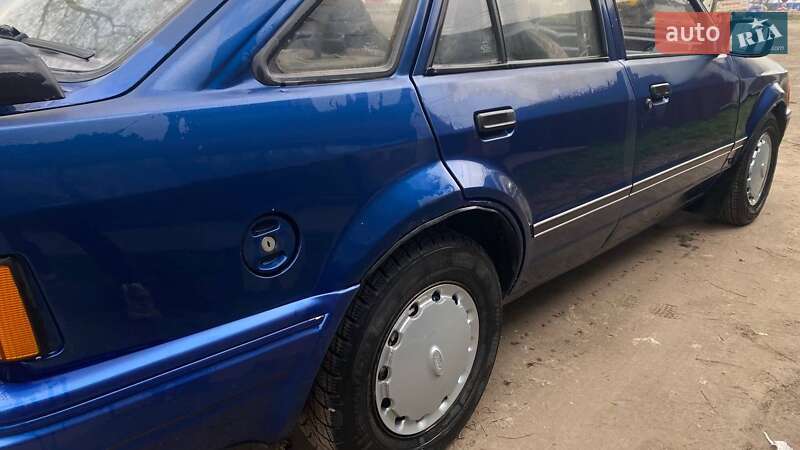 Лифтбек Ford Escort 1986 в Одессе