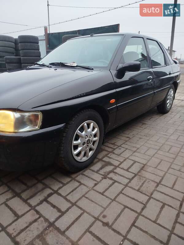 Хэтчбек Ford Escort 1995 в Луцке