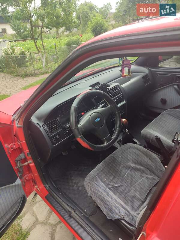 Седан Ford Escort 1992 в Ивано-Франковске