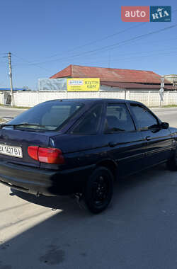 Хэтчбек Ford Escort 1995 в 