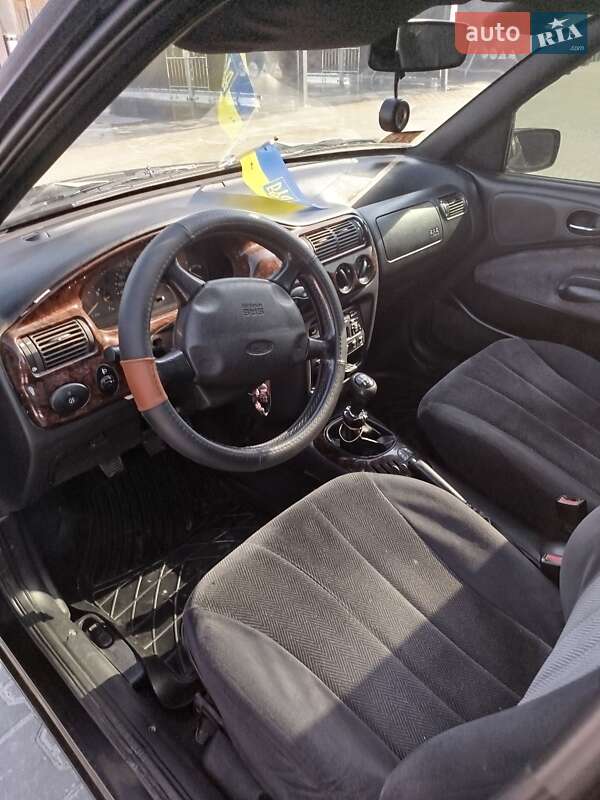 Хэтчбек Ford Escort 1995 в Луцке