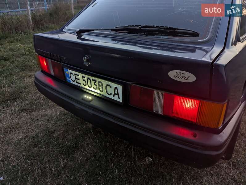 Хэтчбек Ford Escort 1988 в Великом Кучурове