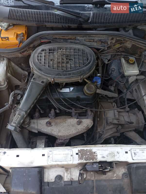 Хэтчбек Ford Escort 1995 в Городке