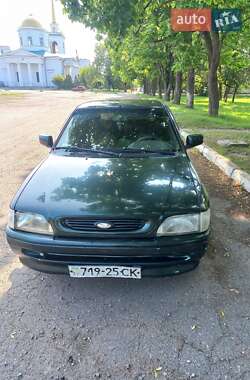 Хетчбек Ford Escort 1993 в Чугуєві
