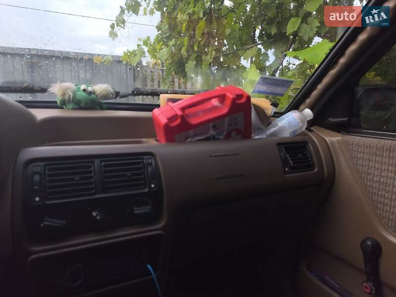 Хэтчбек Ford Escort 1989 в Кривом Роге