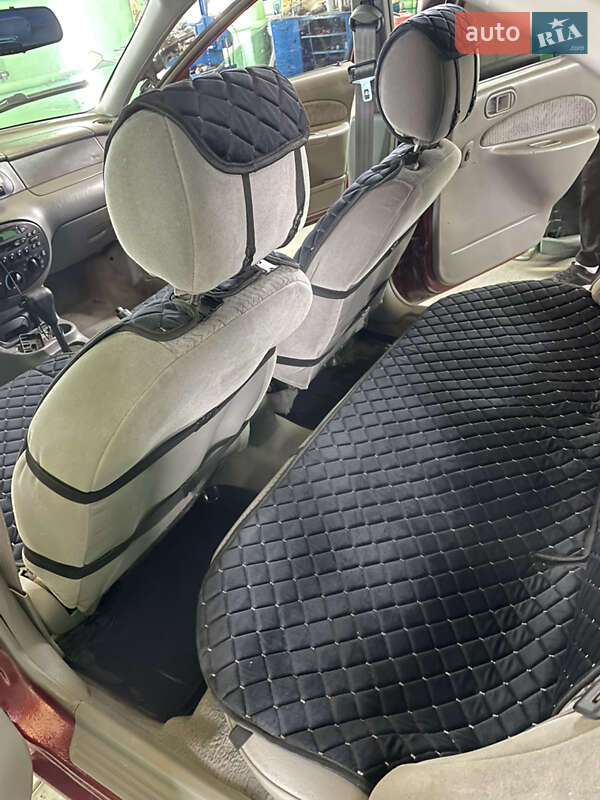 Седан Ford Escort 1996 в Краснокутске