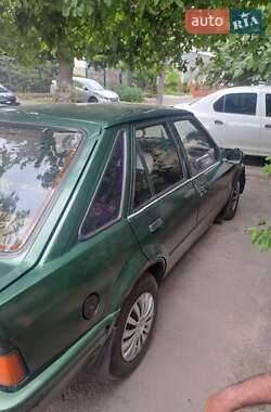 Хэтчбек Ford Escort 1988 в 