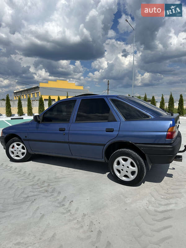 Хетчбек Ford Escort 1990 в Звягелі