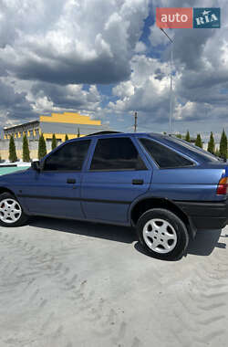 Хэтчбек Ford Escort 1990 в 