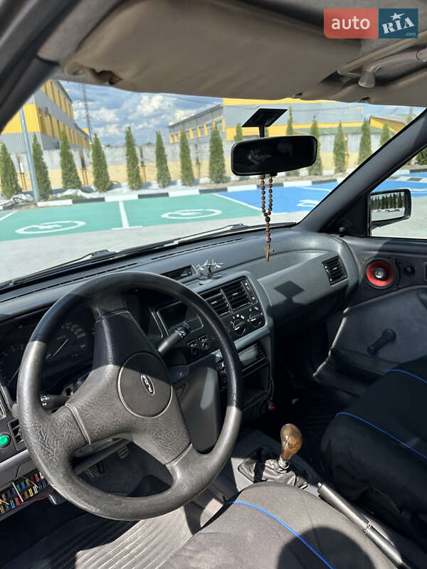 Хетчбек Ford Escort 1990 в Звягелі