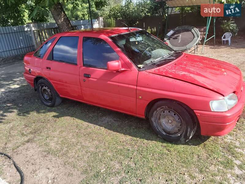 Хэтчбек Ford Escort 1990 в Умани