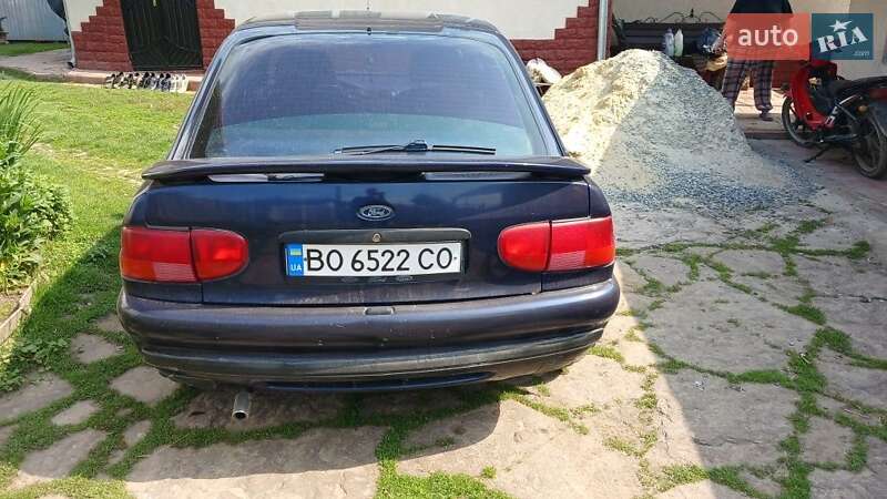 Хэтчбек Ford Escort 1997 в Бучаче