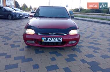 Хэтчбек Ford Escort 1998 в 