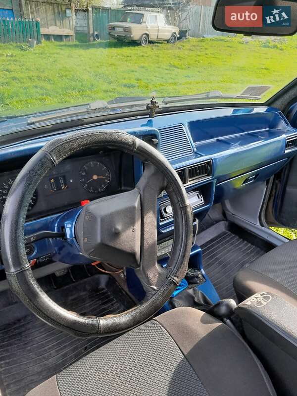 Хэтчбек Ford Escort 1985 в Глухове