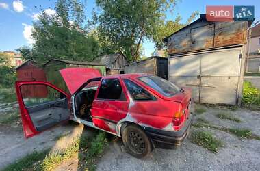 Хэтчбек Ford Escort 1990 в 