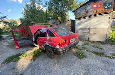 Хэтчбек Ford Escort 1990 в 