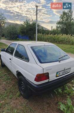 Хэтчбек Ford Escort 1992 в Носовке