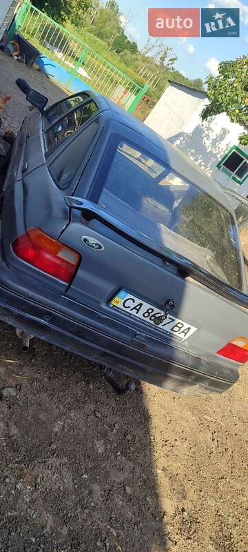 Хэтчбек Ford Escort 1992 в Умани