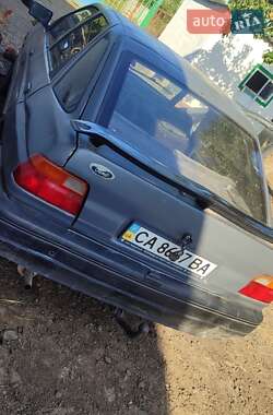 Хэтчбек Ford Escort 1992 в 