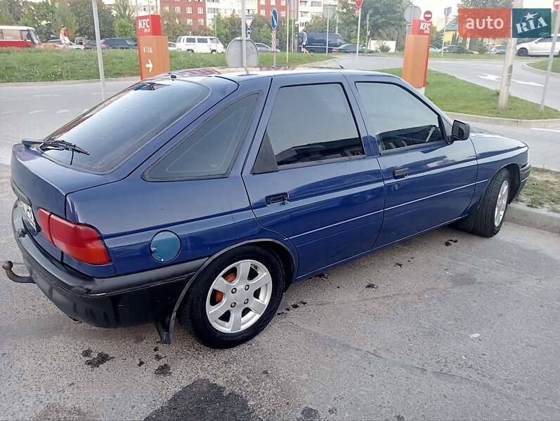 Хетчбек Ford Escort 1993 в Львові