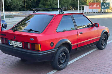 Хэтчбек Ford Escort 1989 в 