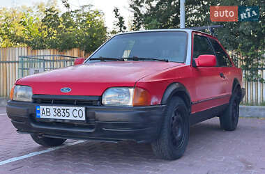Хэтчбек Ford Escort 1989 в 