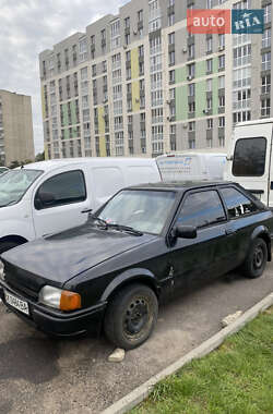 Хэтчбек Ford Escort 1990 в 