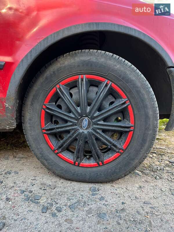 Хетчбек Ford Escort 1988 в Сокалі фото 3 Хетчбек Ford Escort 1988 в Сокалі