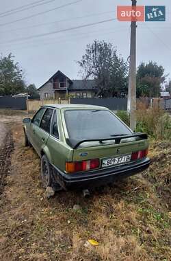 Хэтчбек Ford Escort 1989 в 